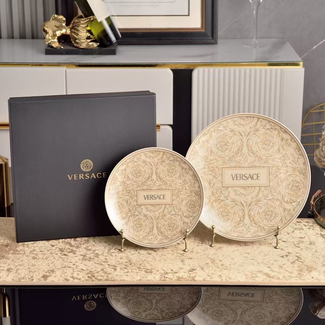 Two Plates piano Ø 27 cm , 20 cm BAROCCO Beige – Versace - Versace Plates | Buy Online in UAE